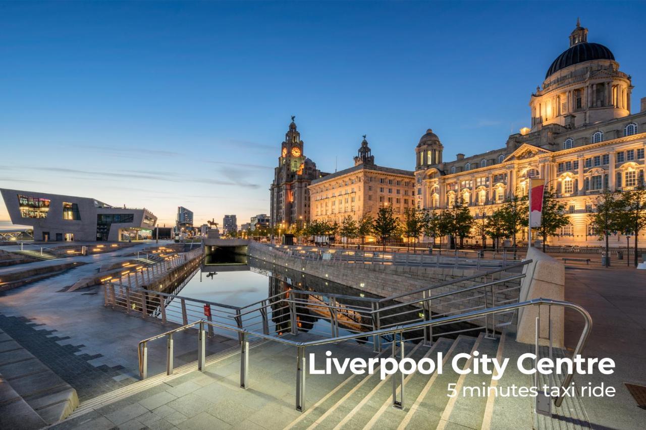 New Spacious Modern Townhouse Free Private Parking Liverpool